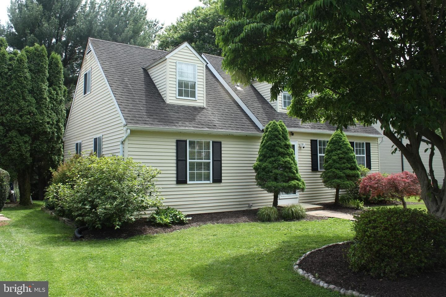1210 New Hampshire Lane photo 3