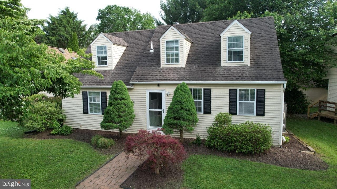 1210 New Hampshire Lane photo 4