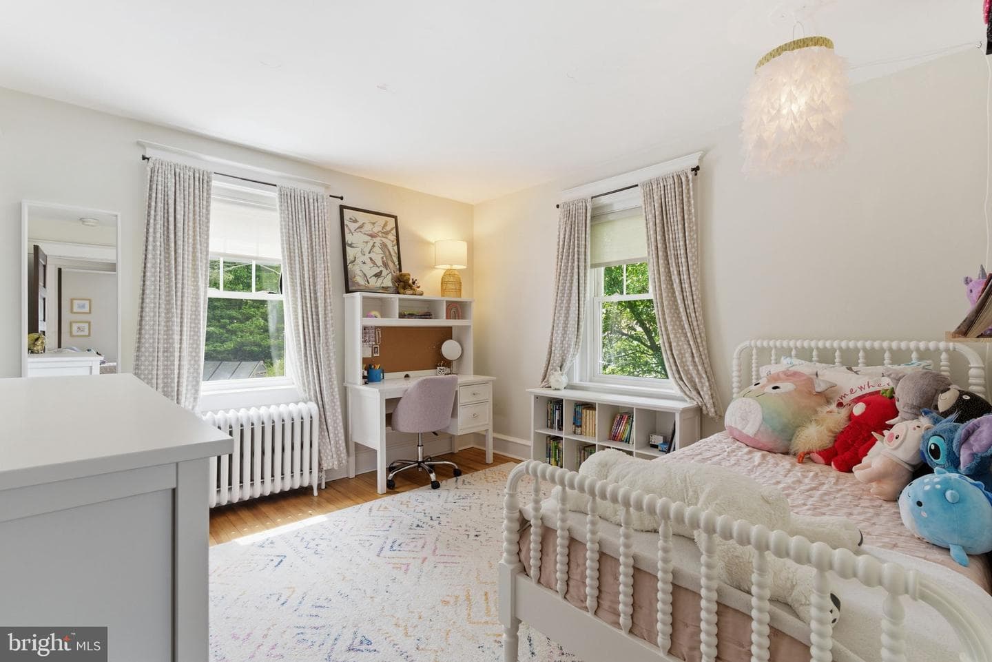 562 Woodside Avenue photo 32