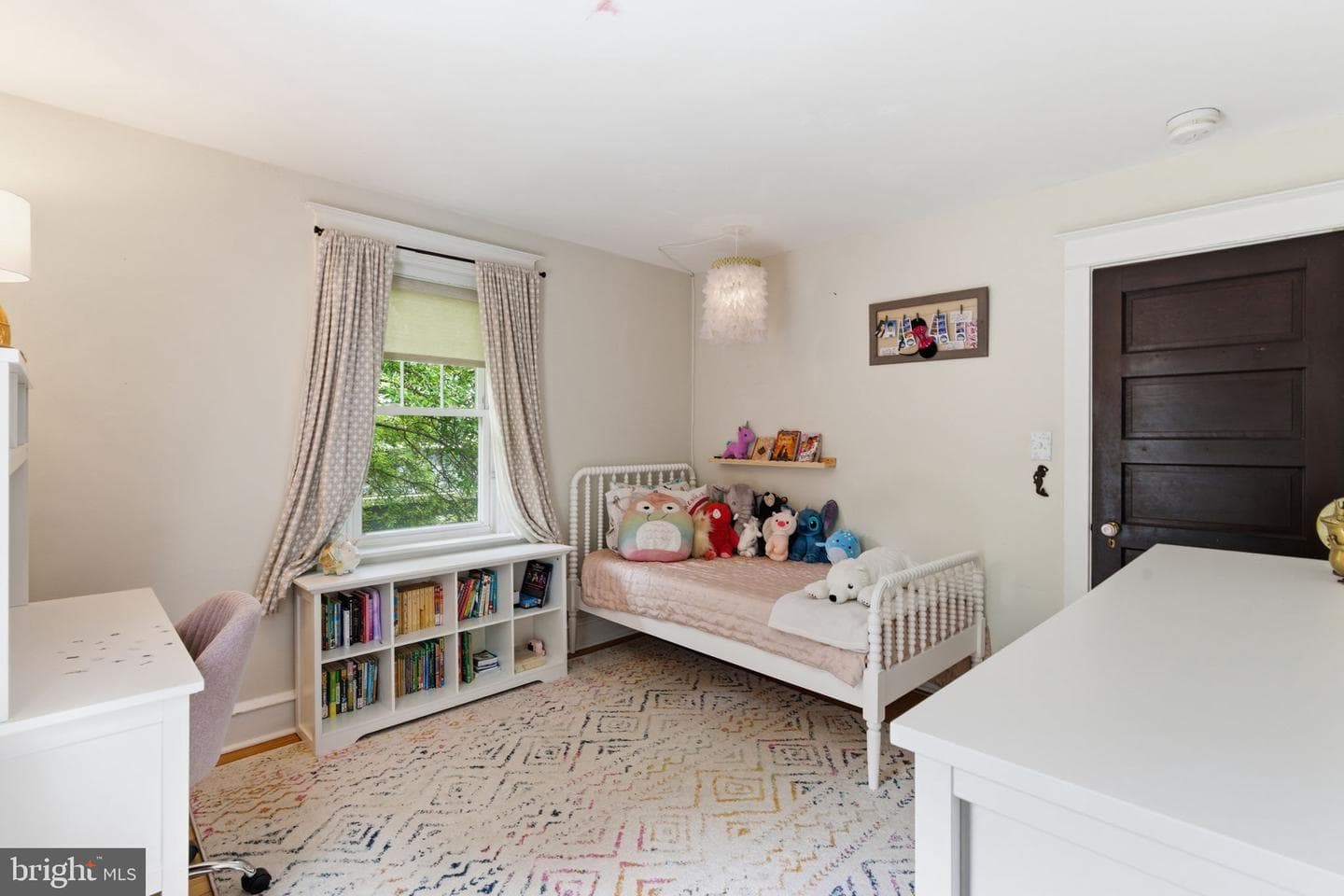 562 Woodside Avenue photo 33