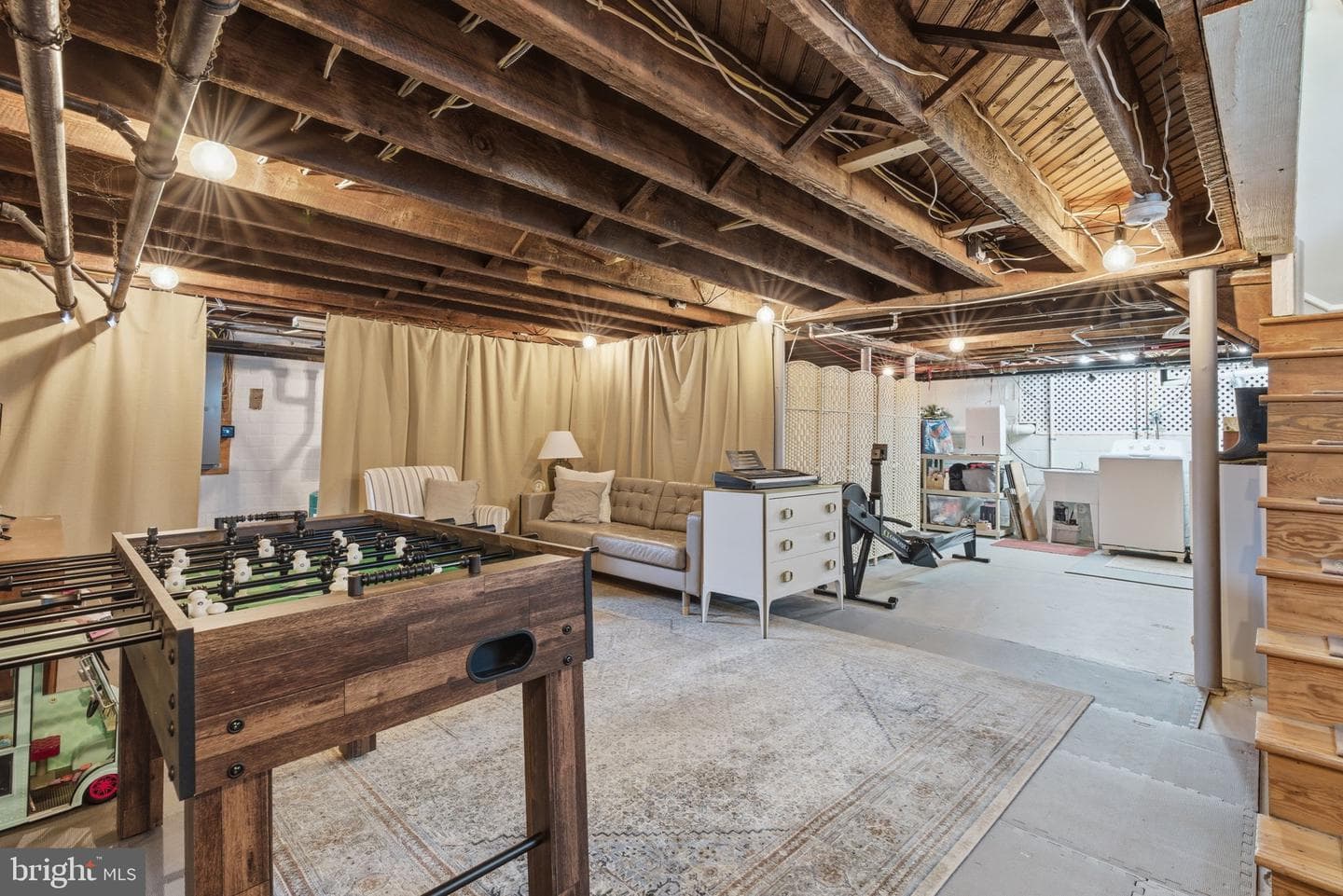 562 Woodside Avenue photo 38