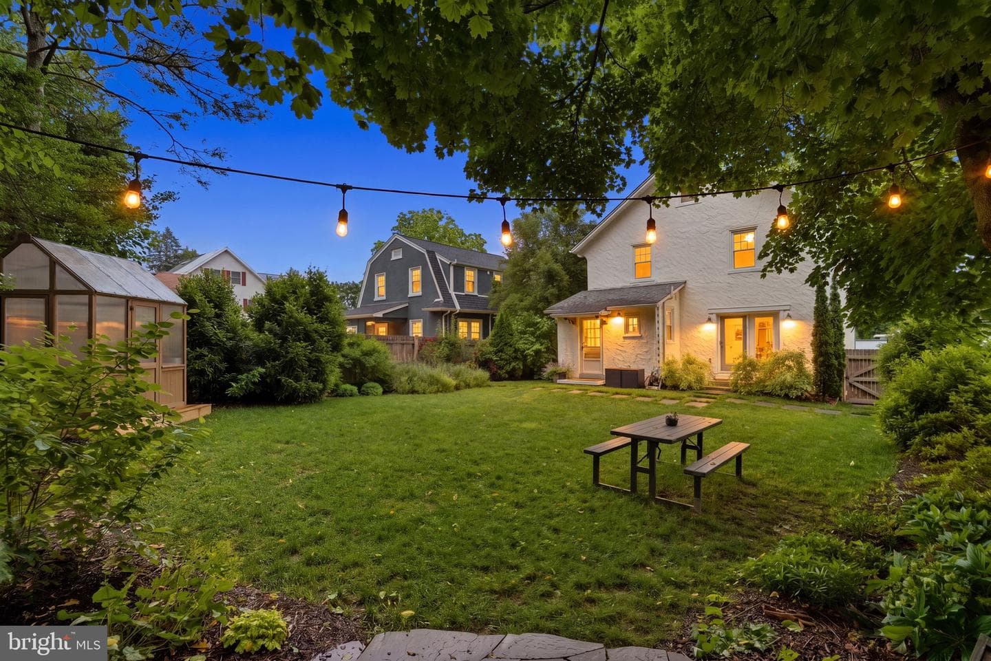 562 Woodside Avenue photo 42