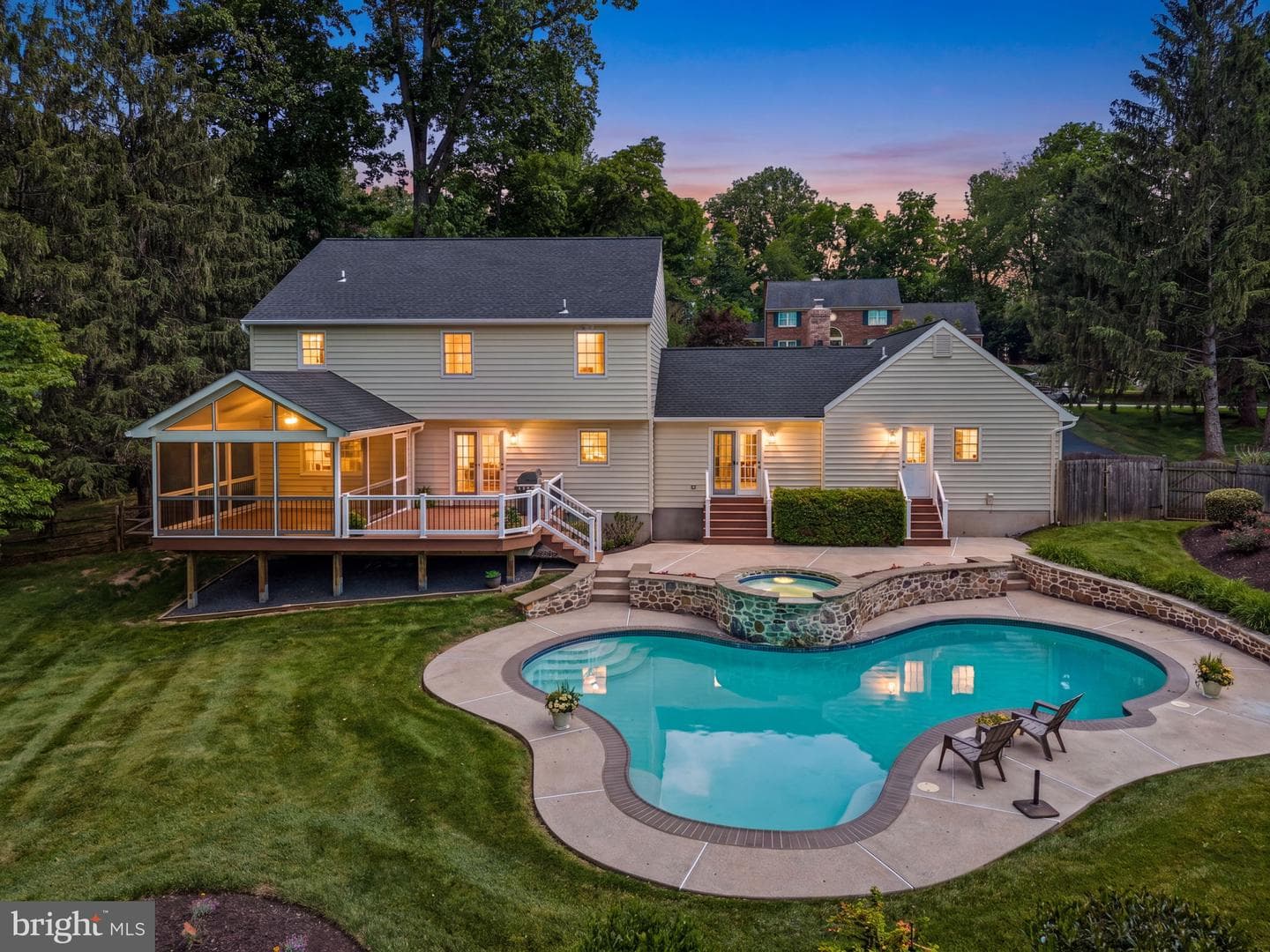 405 Scofield Lane photo 2