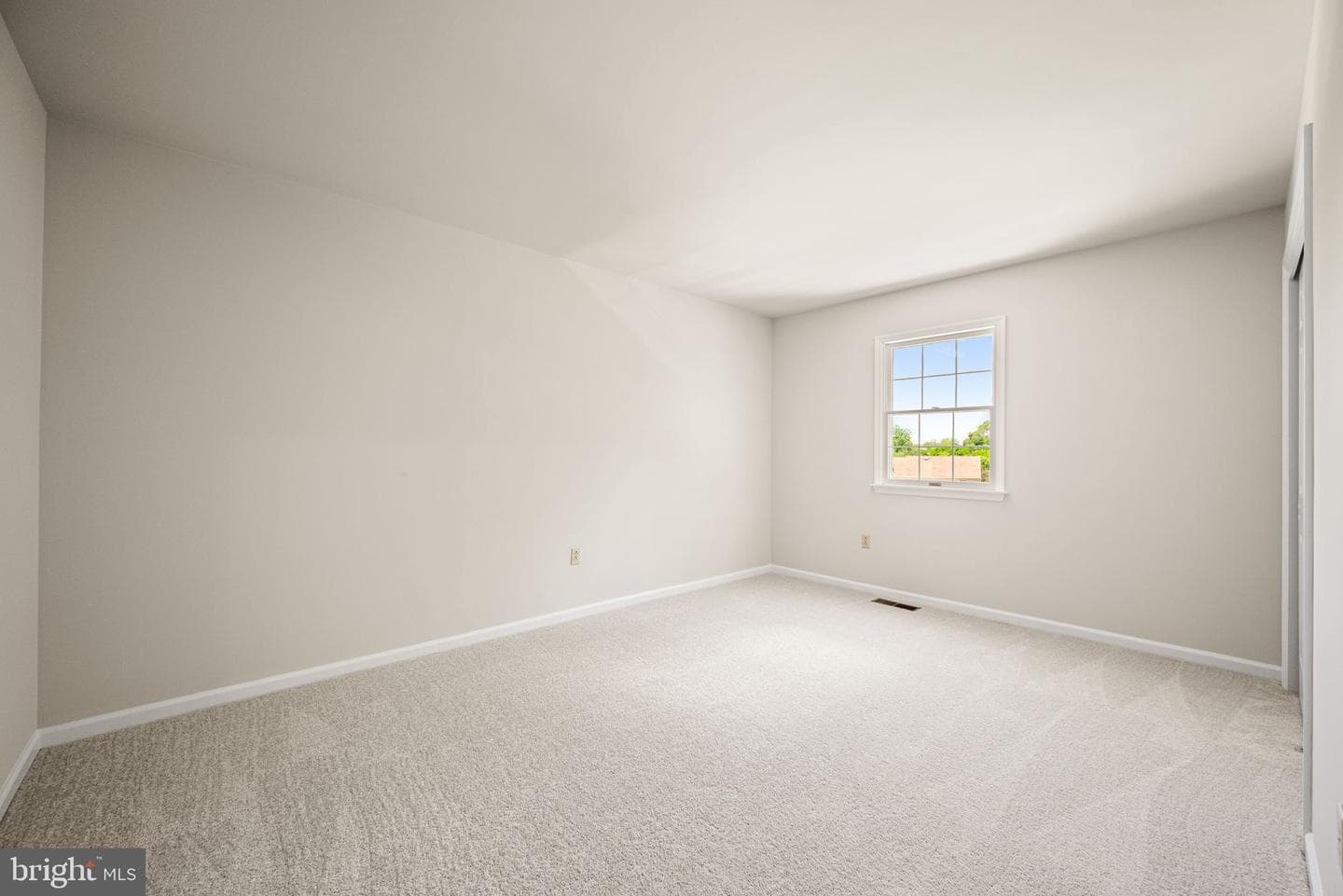 405 Scofield Lane photo 32