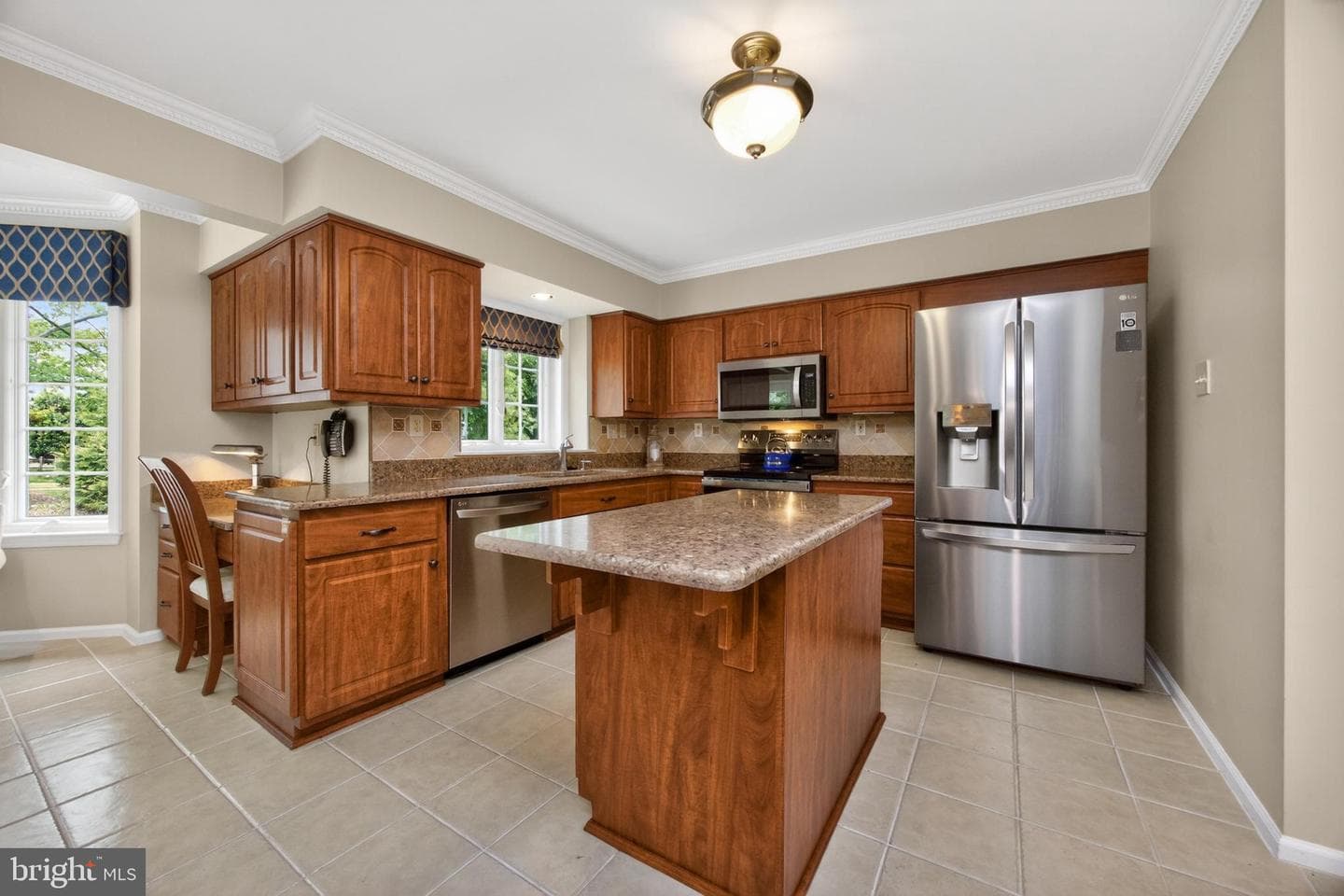 646 Perimeter Drive photo 18