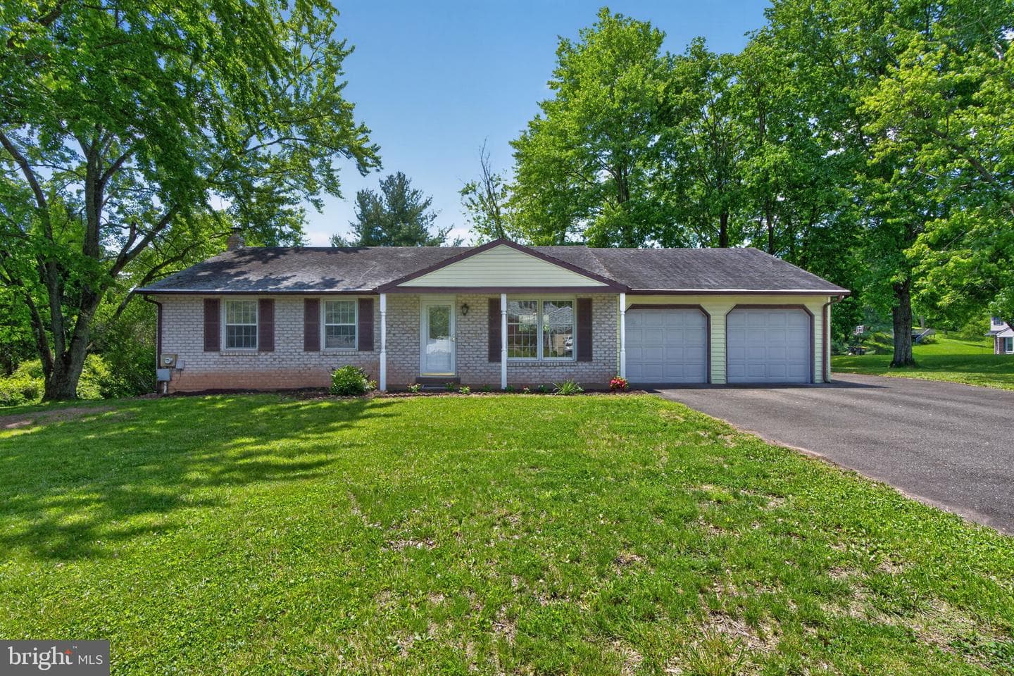 1155 Grandview Circle photo 2