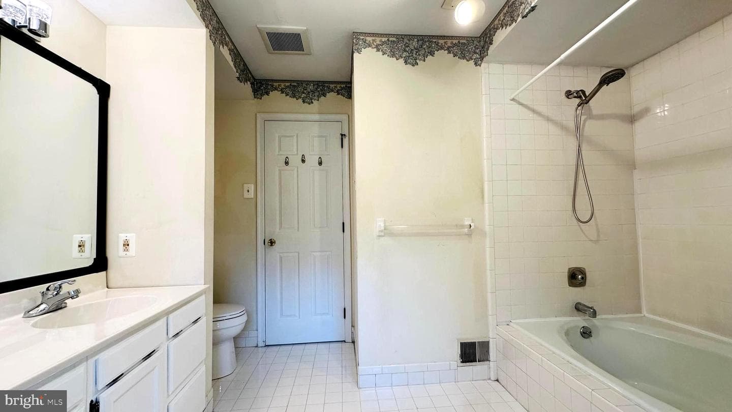 13 Painters Lane photo 23