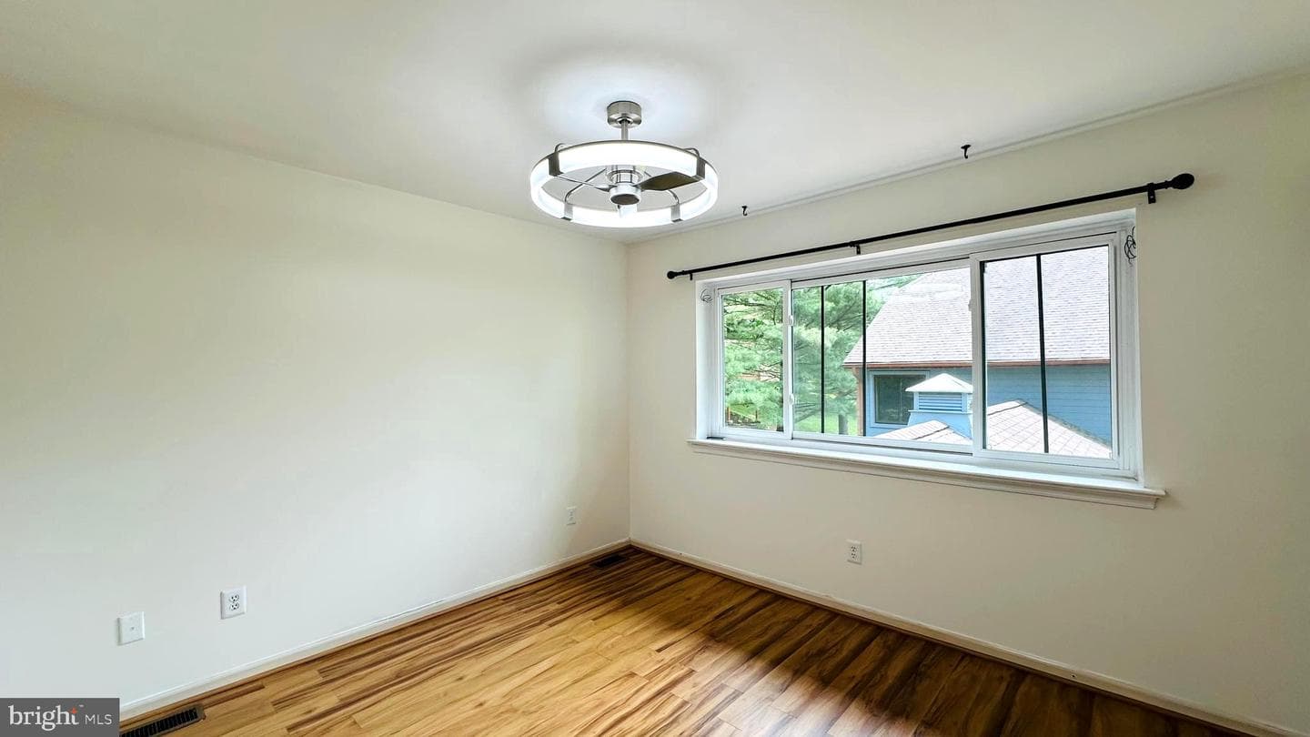 13 Painters Lane photo 32
