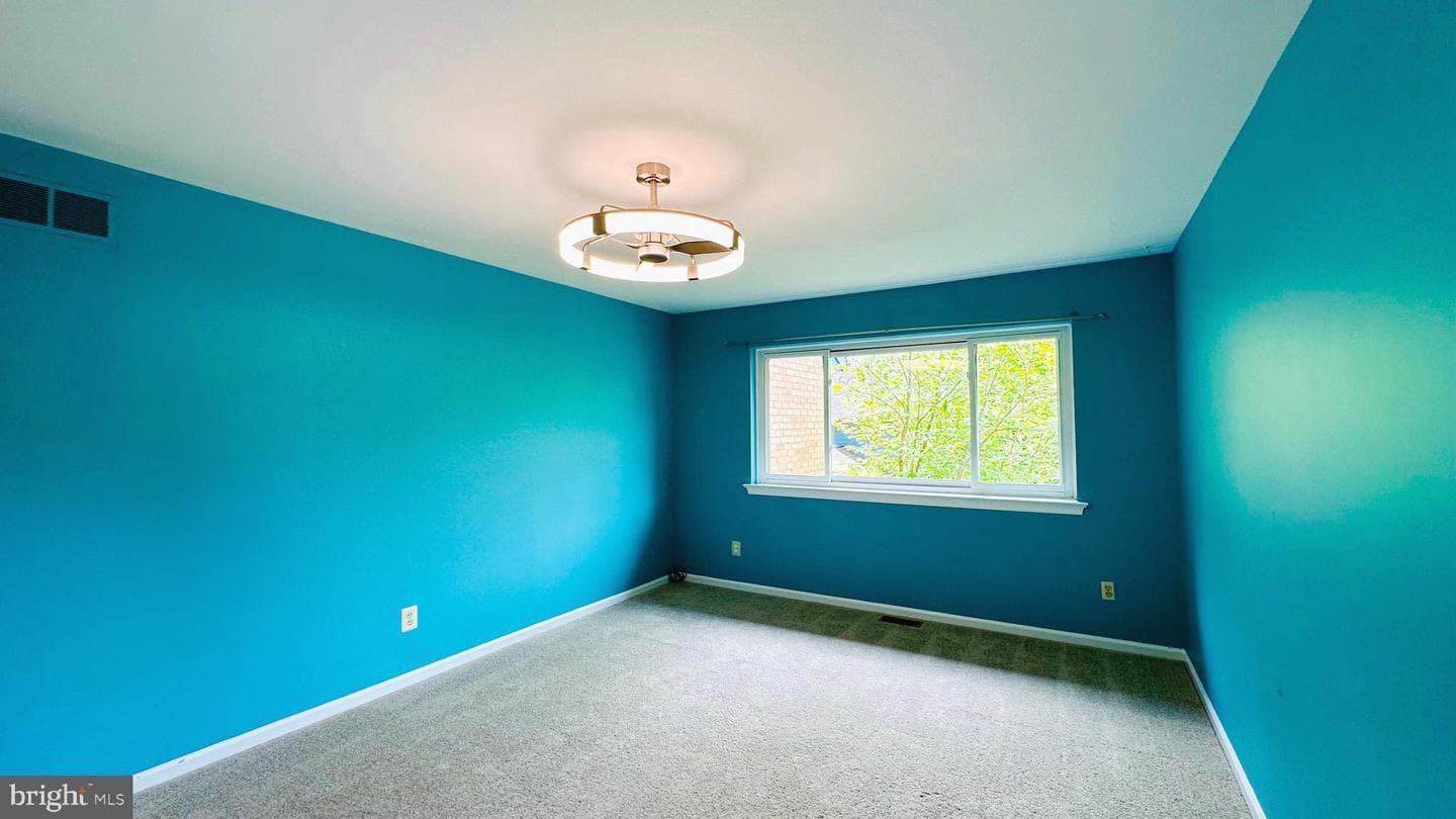 13 Painters Lane photo 38