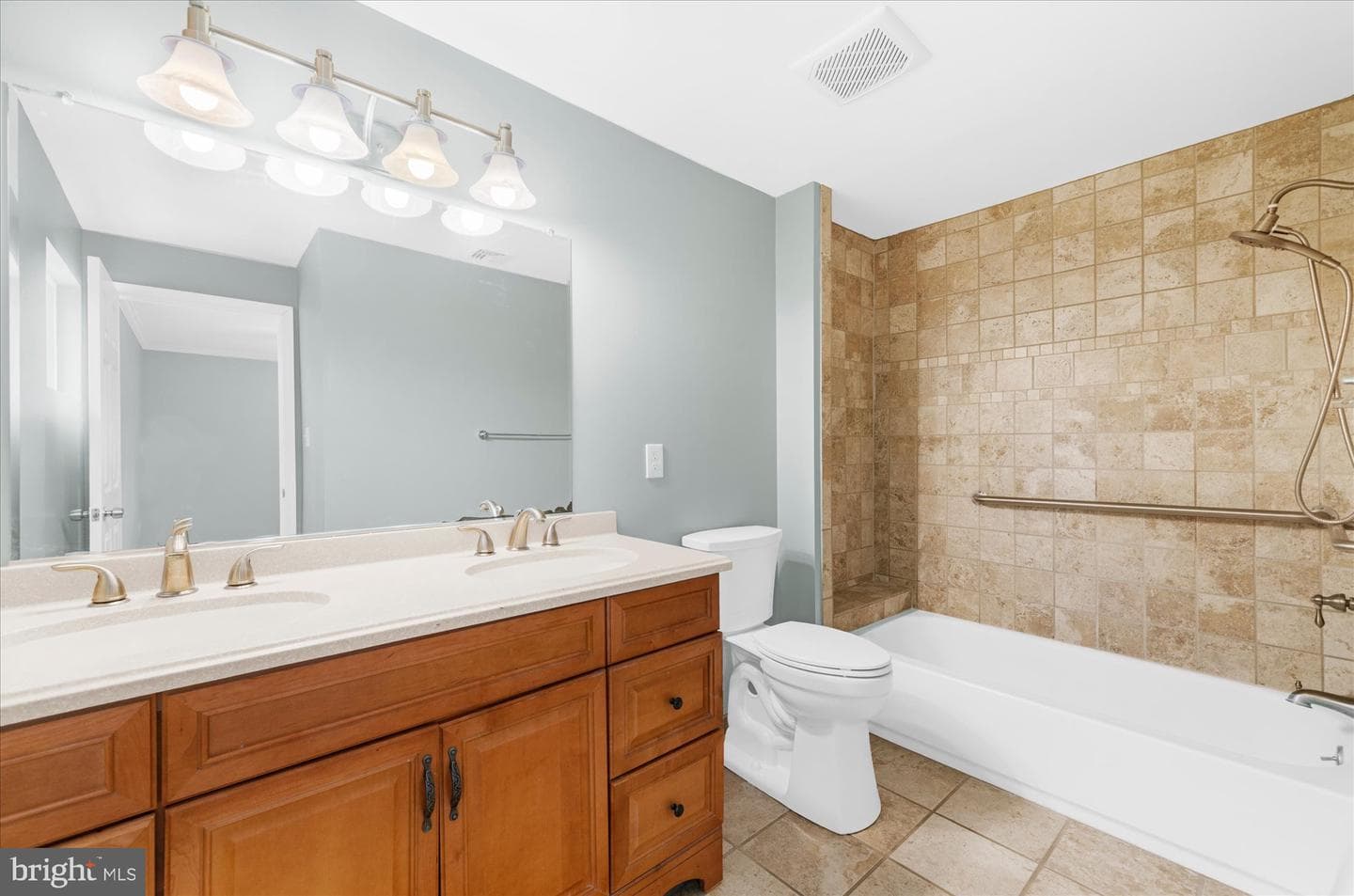 1249 W Evergreen Drive photo 12