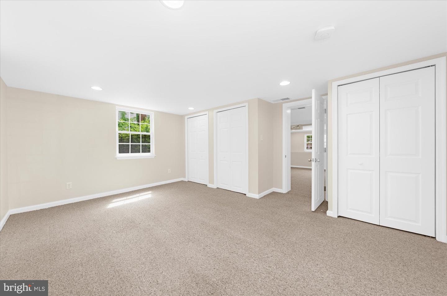 1249 W Evergreen Drive photo 18