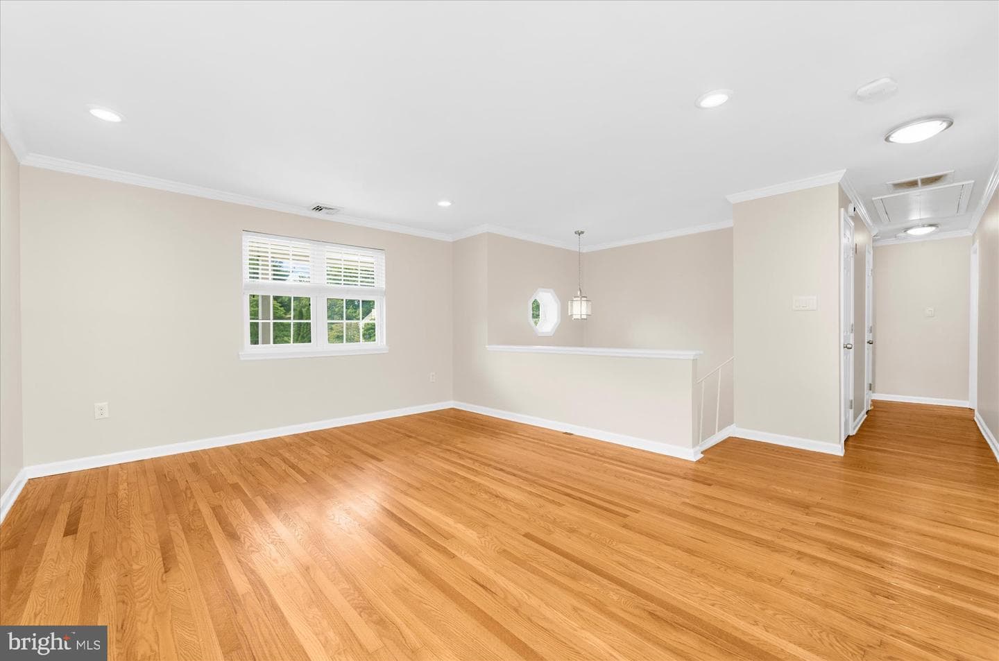 1249 W Evergreen Drive photo 5