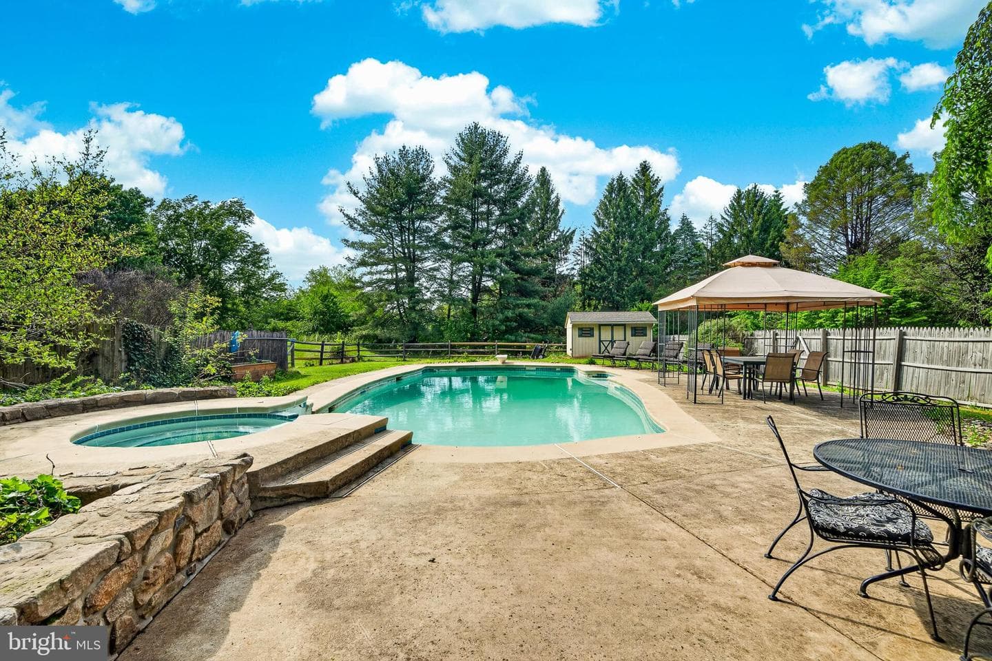 990 Ellis Woods Road photo 46