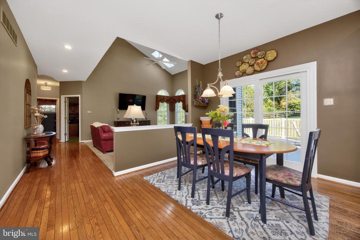 17 Oneida Court photo 12