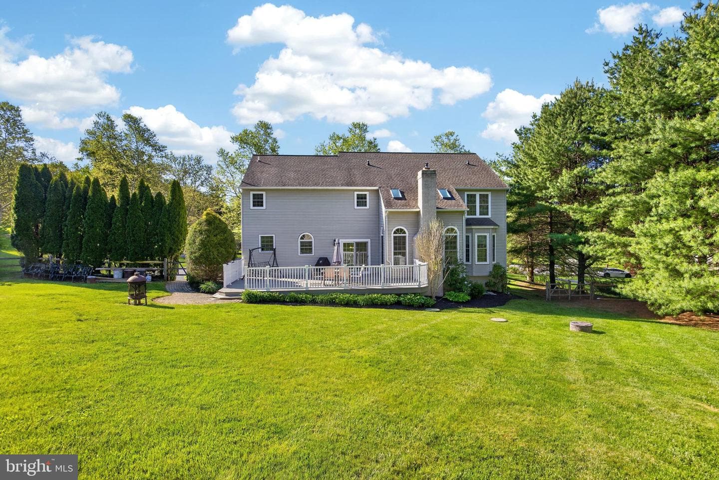 17 Oneida Court photo 4