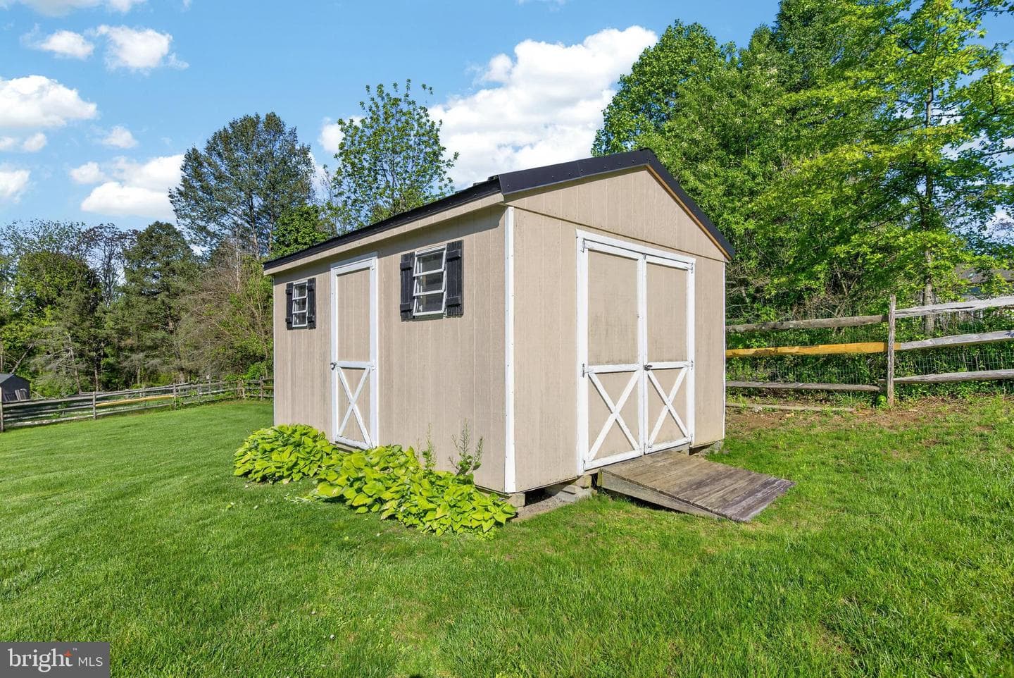 17 Oneida Court photo 44
