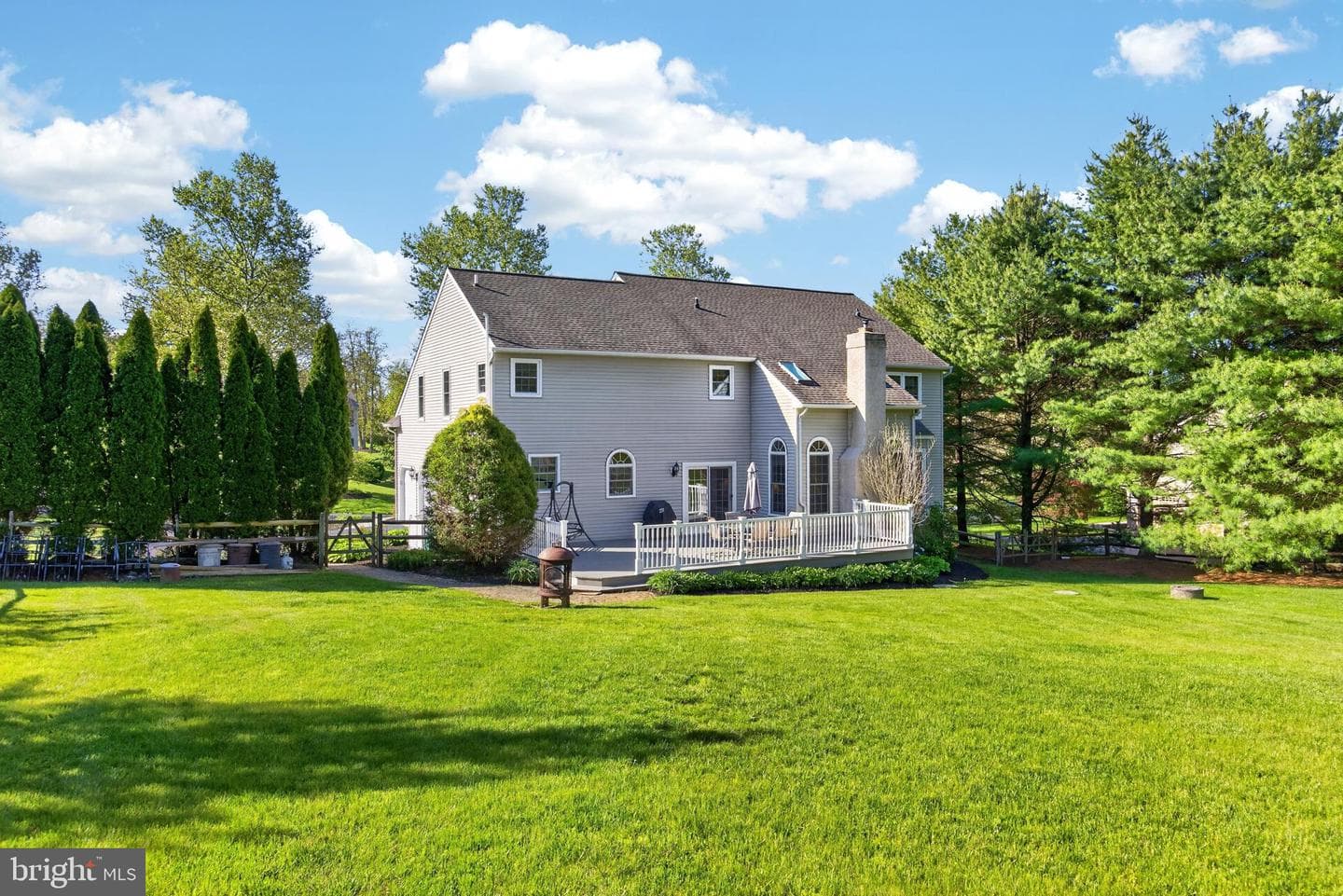 17 Oneida Court photo 45