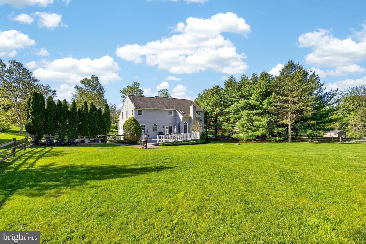 17 Oneida Court photo 46