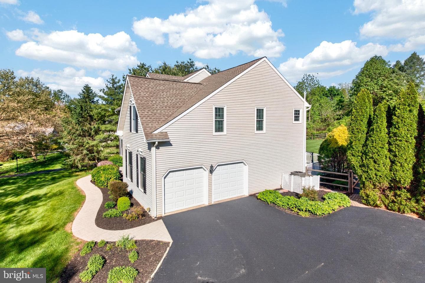 17 Oneida Court photo 48