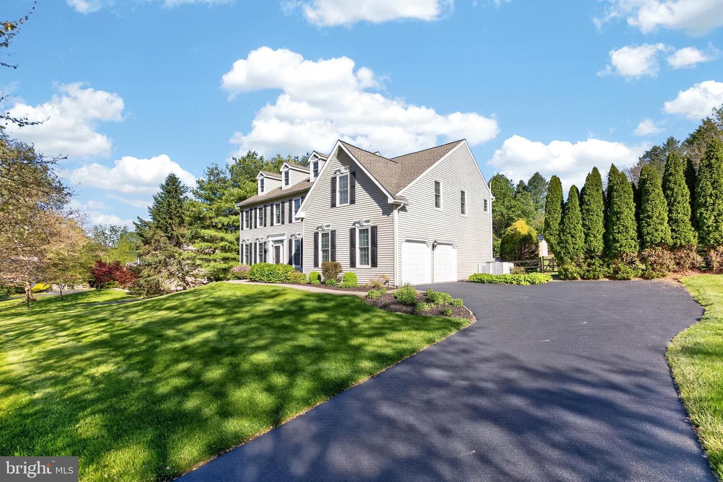 17 Oneida Court photo 49