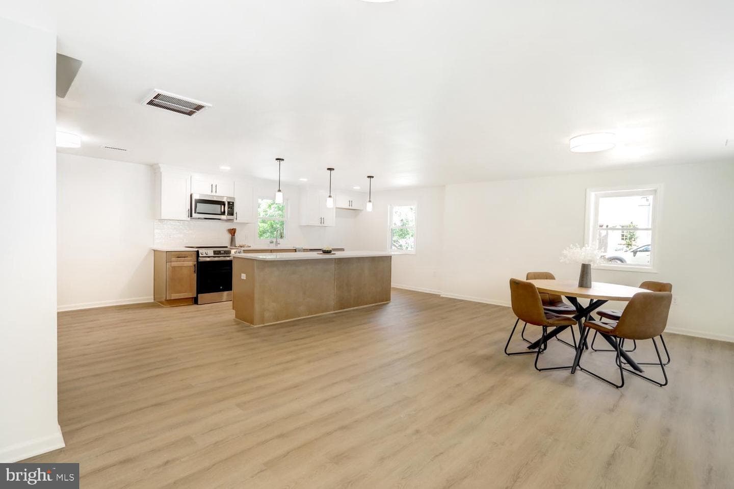 782 N Creek Road photo 8