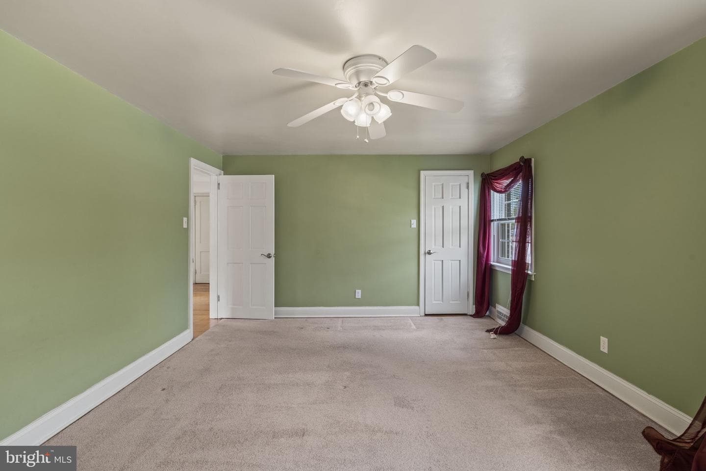 311 E Marshall Street photo 22