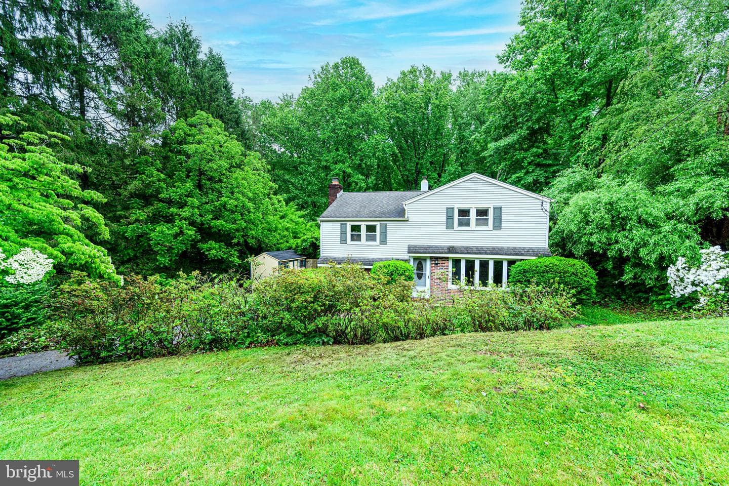 1304 Sherwood Drive photo 1