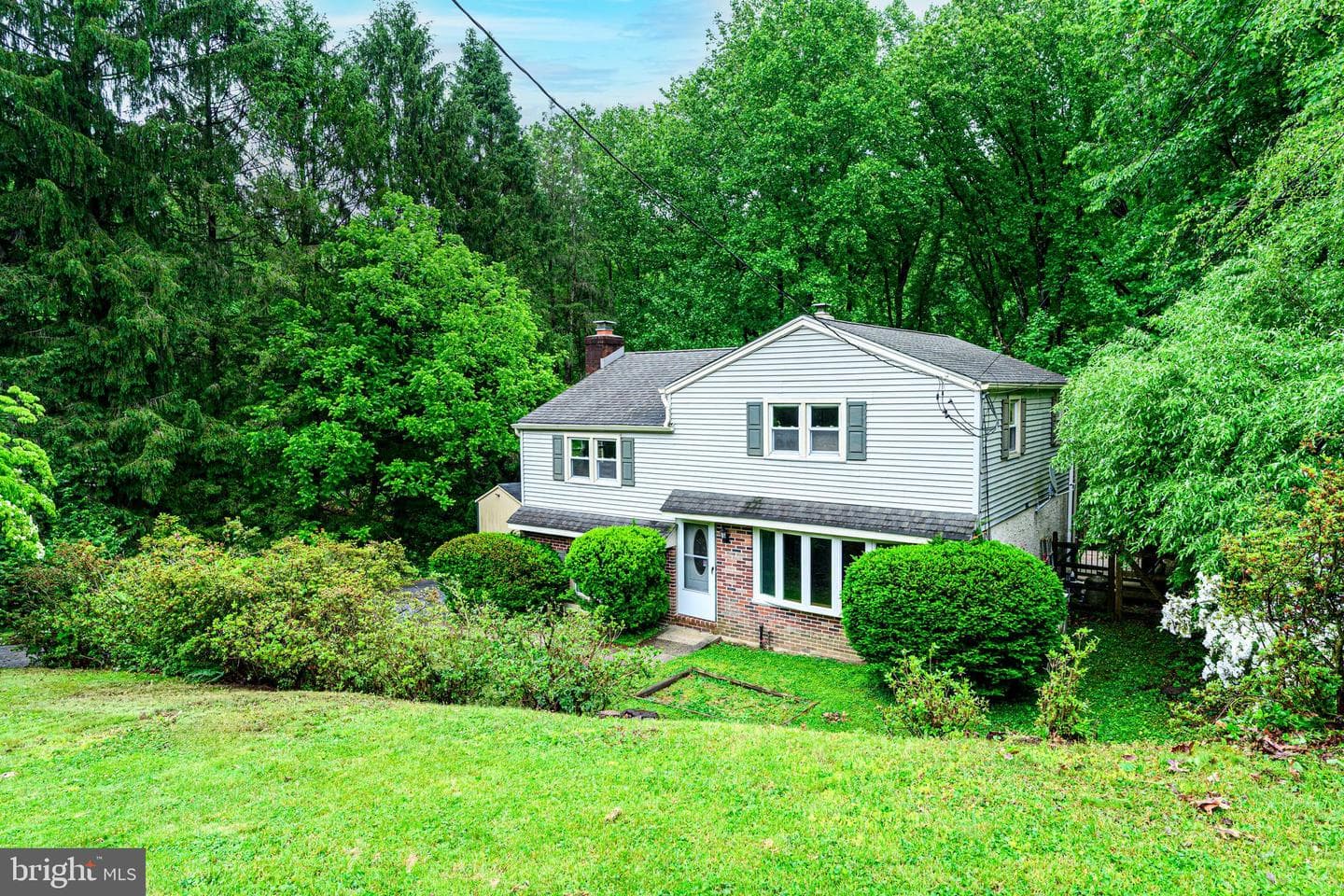1304 Sherwood Drive photo 2