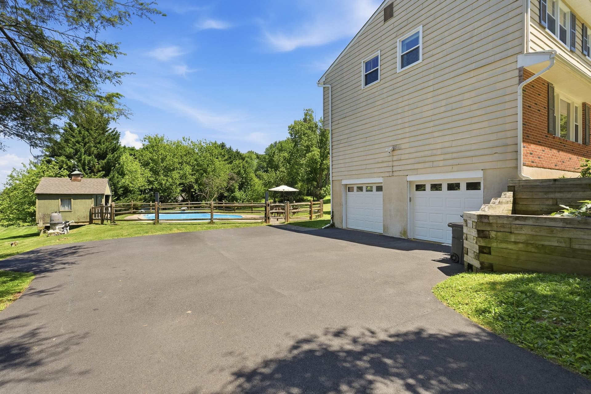 111 Skyline Drive photo 6