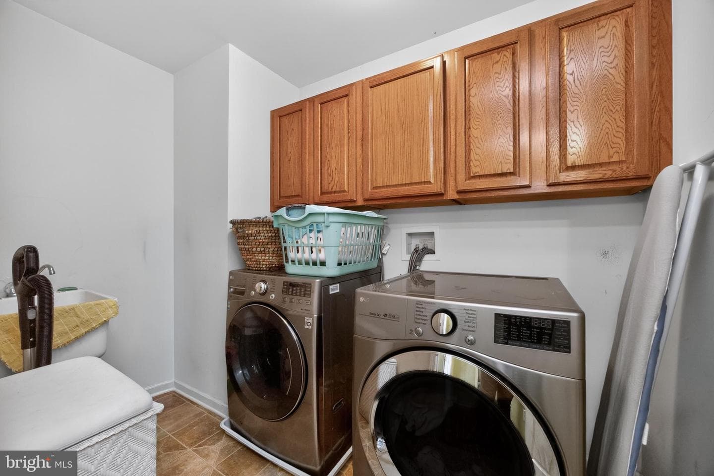 328 Dartmouth Road photo 32
