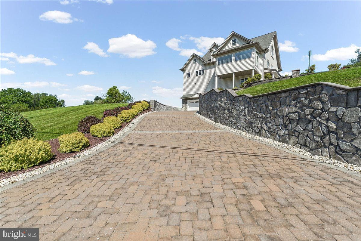 558 E Baltimore Pike, West Grove