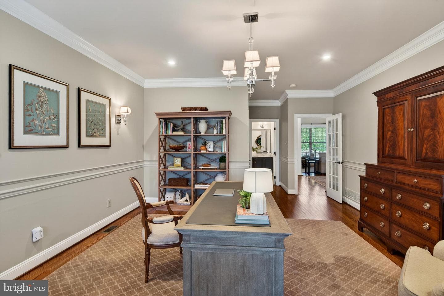 304 Greenbriar Drive photo 23