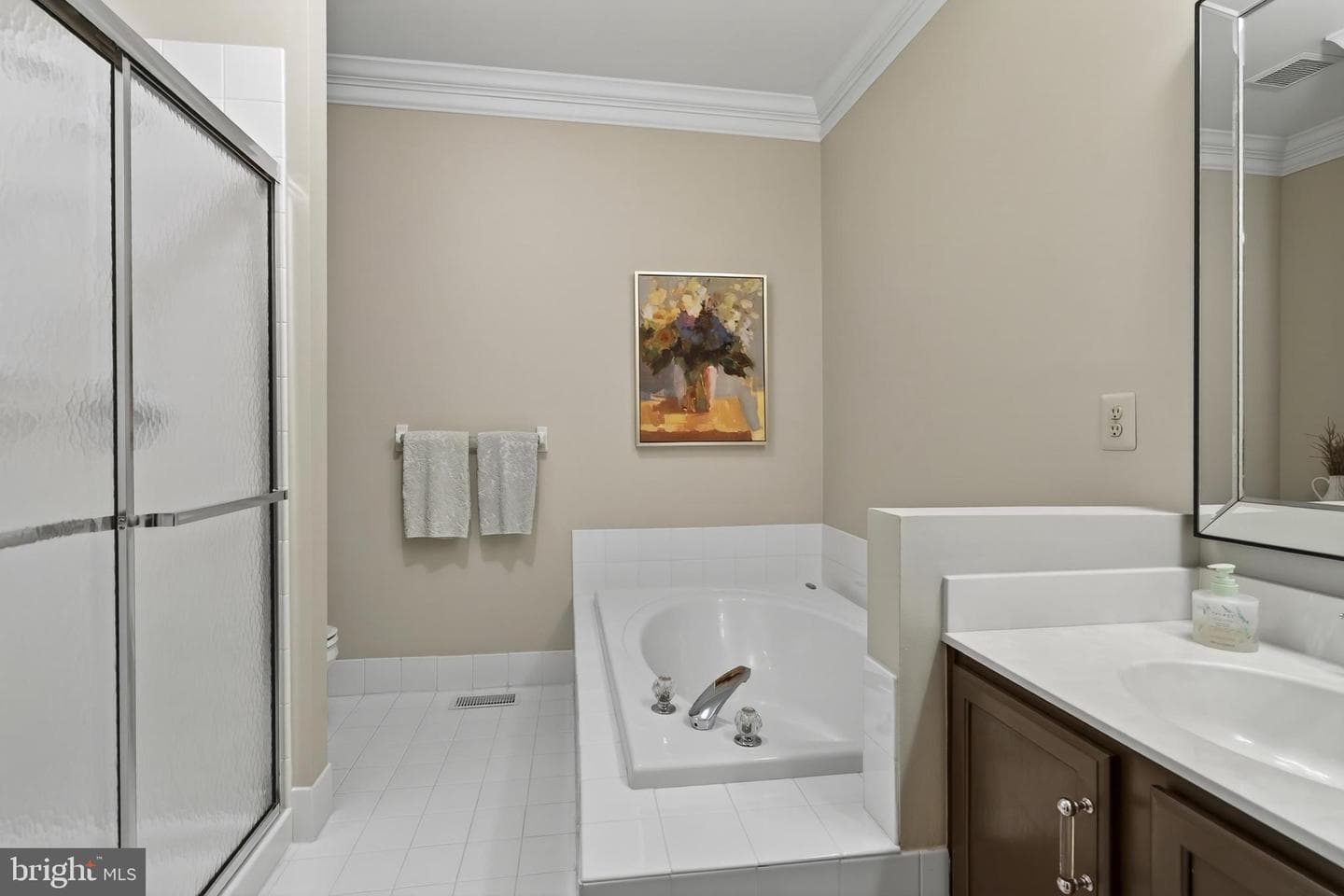 304 Greenbriar Drive photo 26