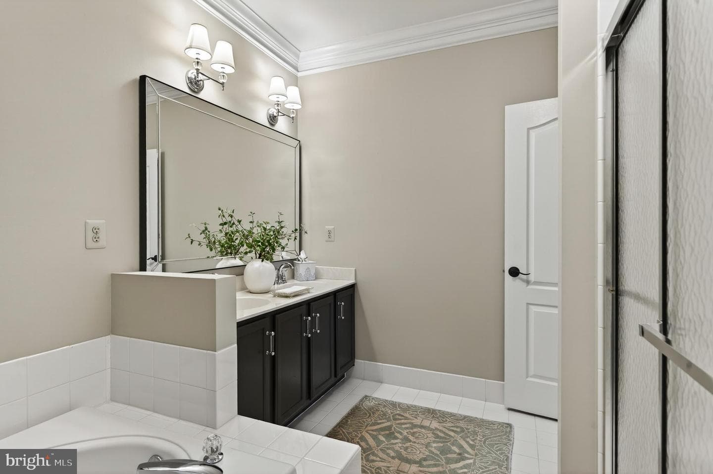 304 Greenbriar Drive photo 28