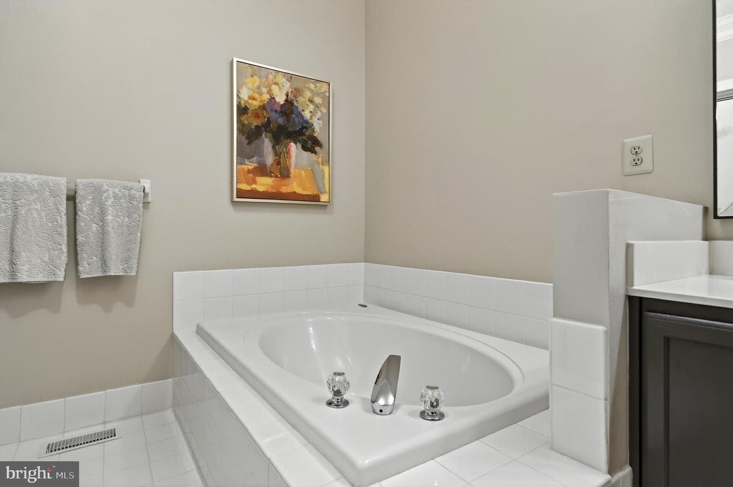 304 Greenbriar Drive photo 29