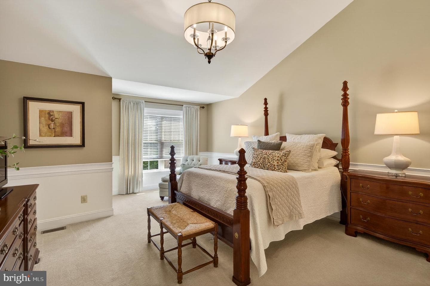 304 Greenbriar Drive photo 32