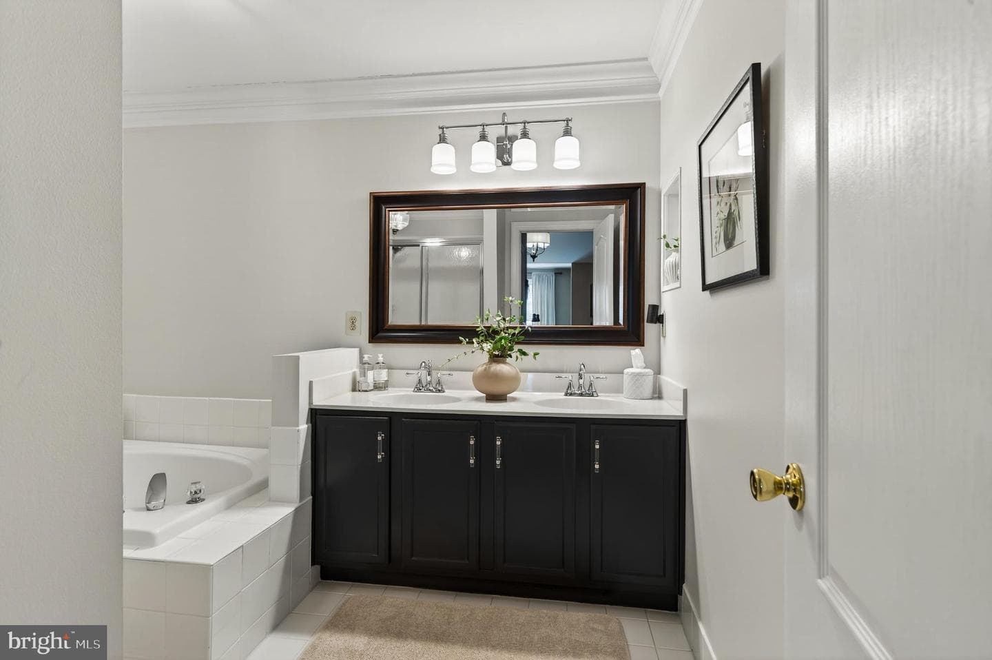 304 Greenbriar Drive photo 37