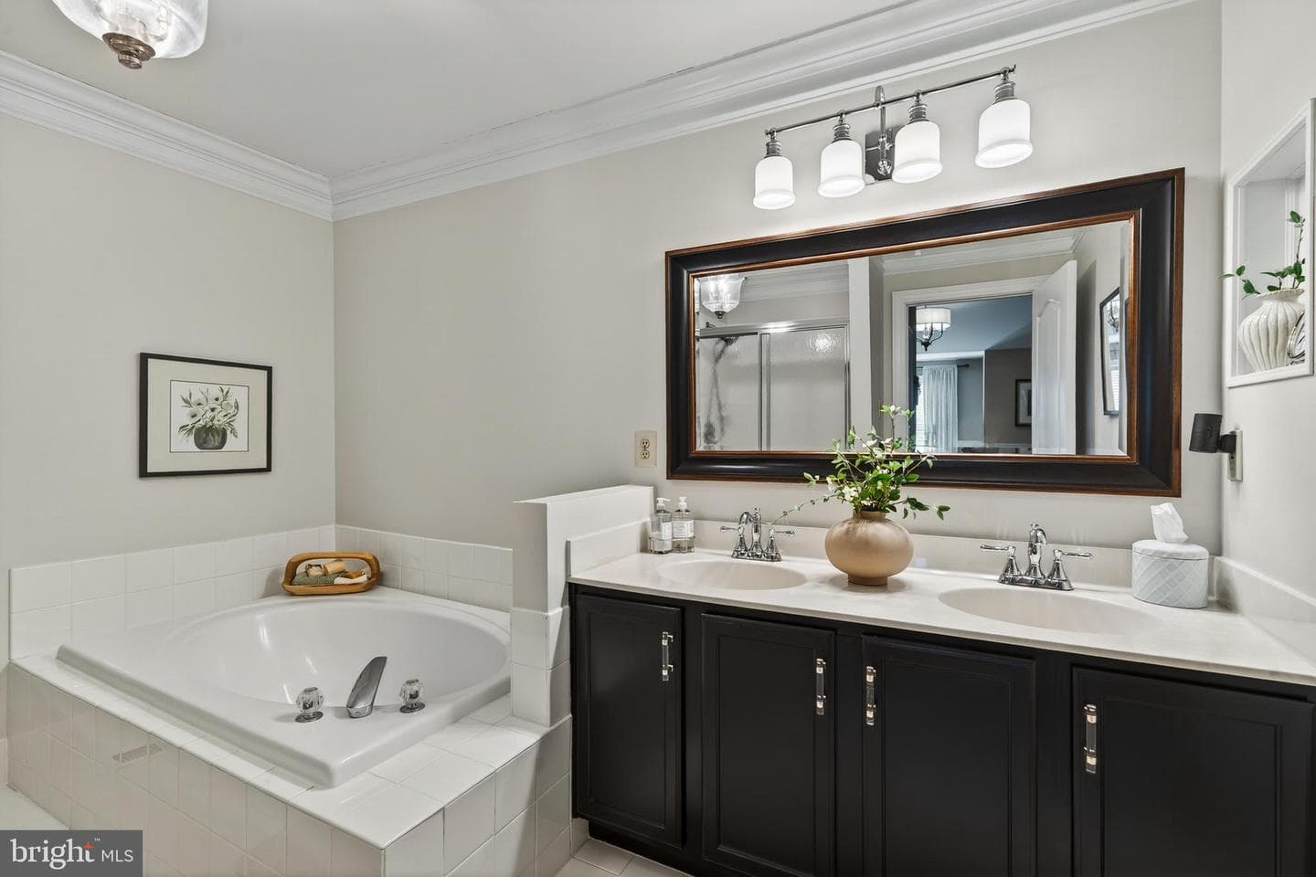 304 Greenbriar Drive photo 38