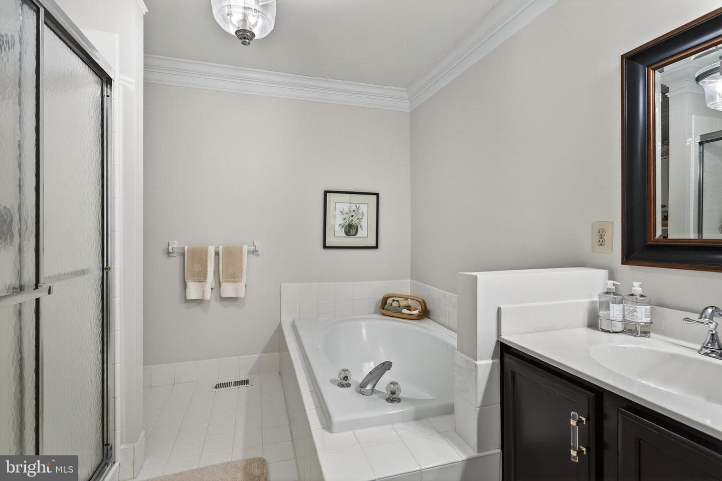 304 Greenbriar Drive photo 39