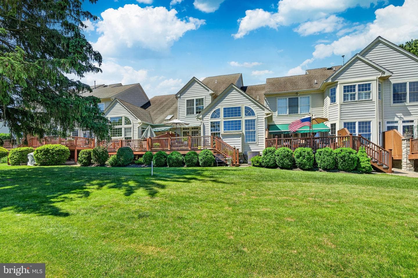 304 Greenbriar Drive photo 57