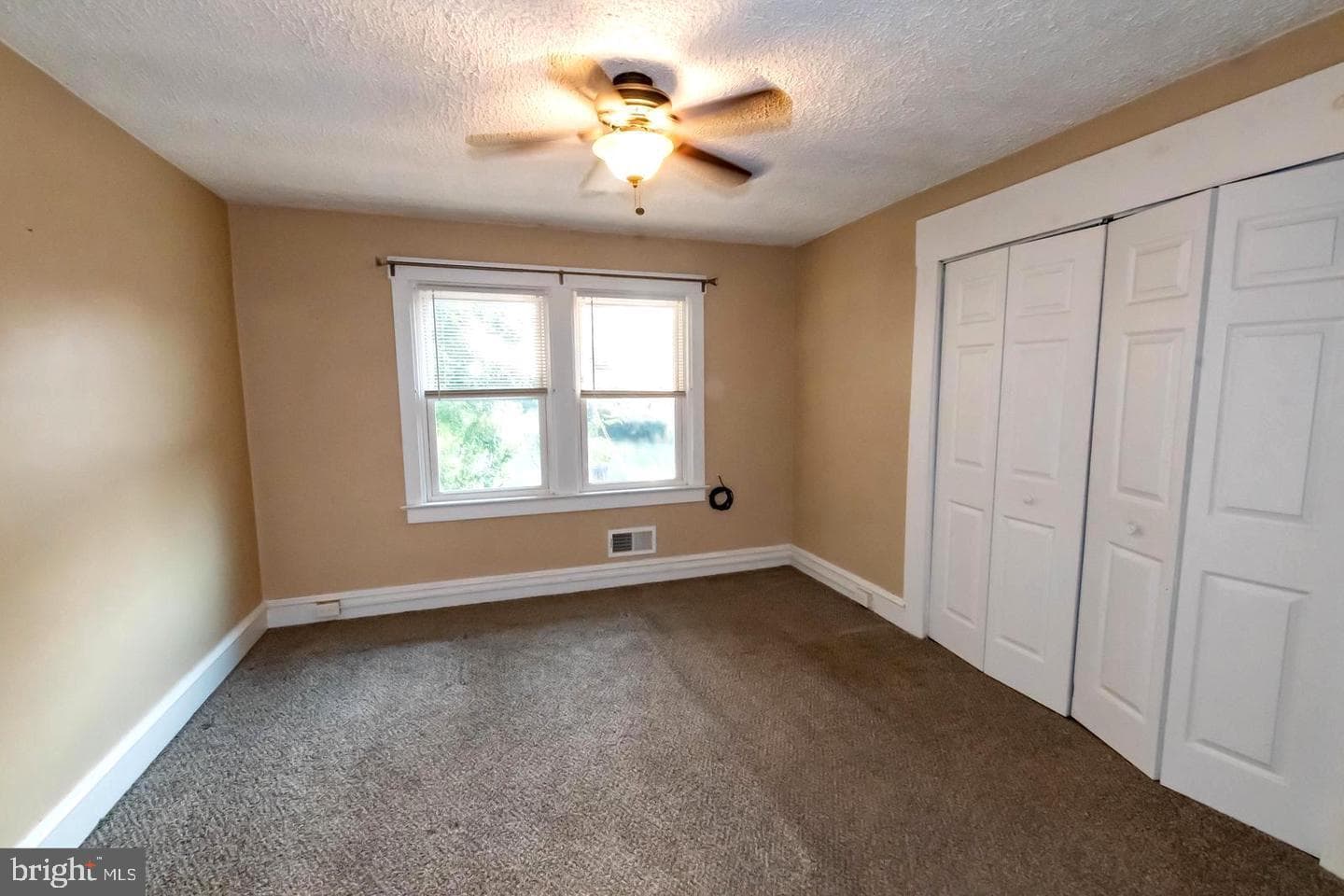 335 Stuart Avenue photo 10