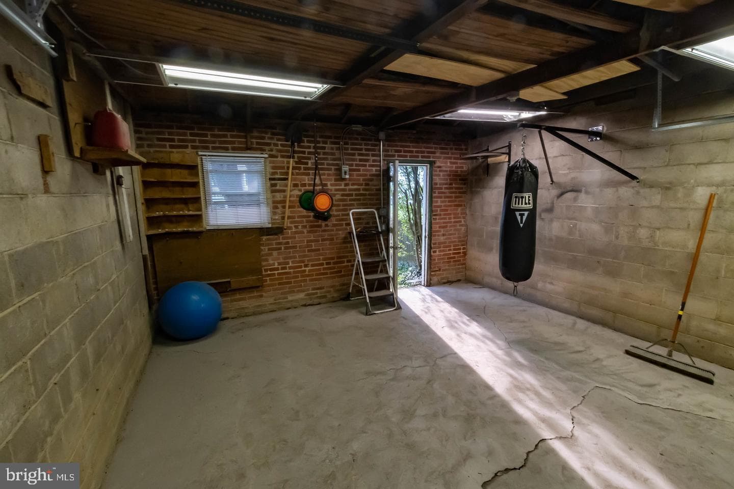 335 Stuart Avenue photo 14