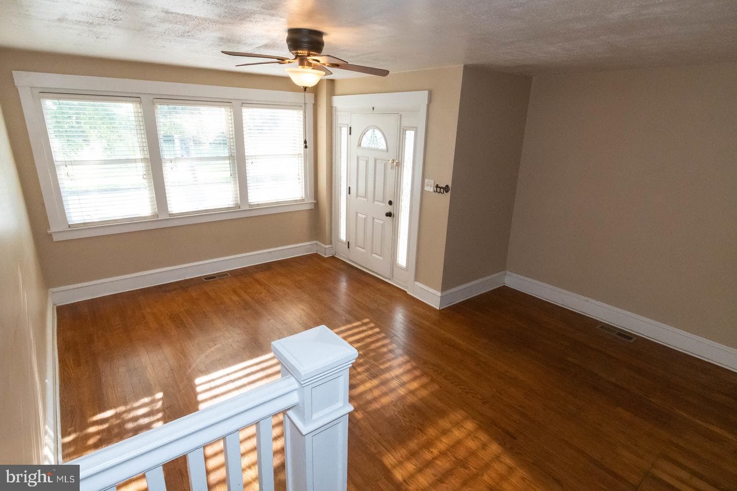 335 Stuart Avenue photo 4