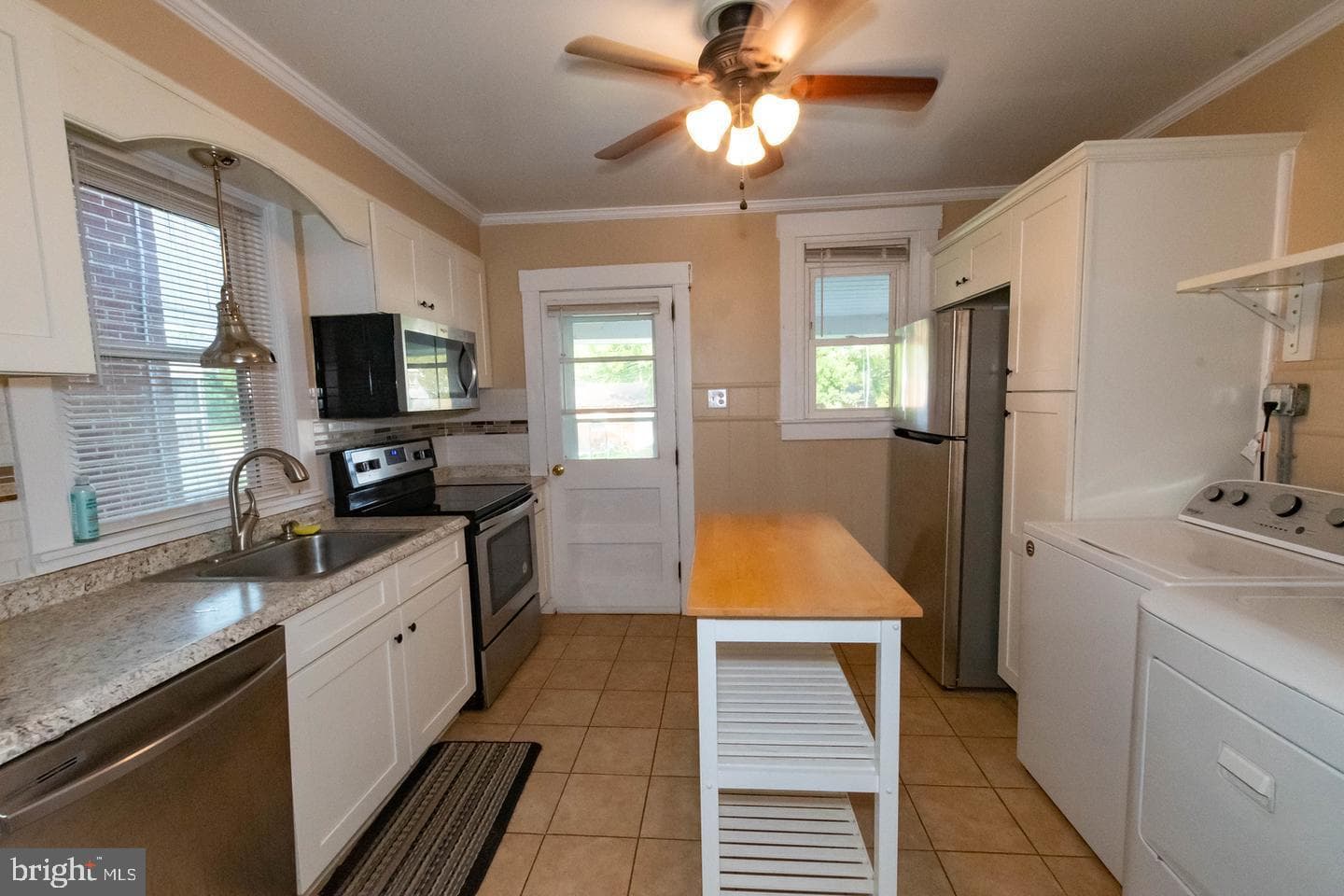 335 Stuart Avenue photo 7