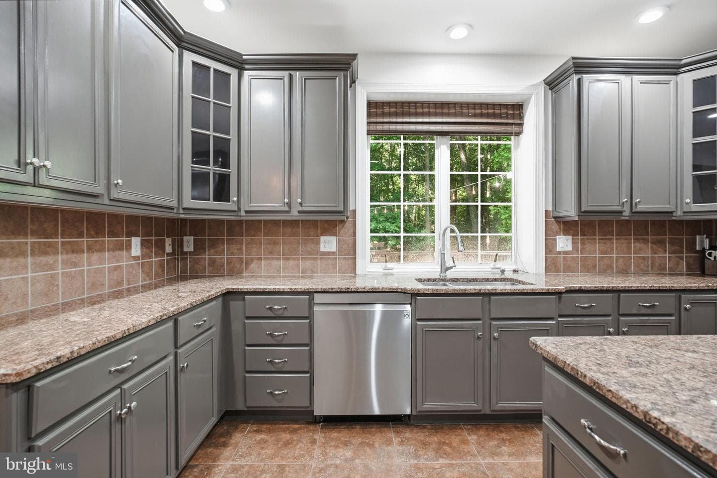 1344 Brownsville Road photo 20