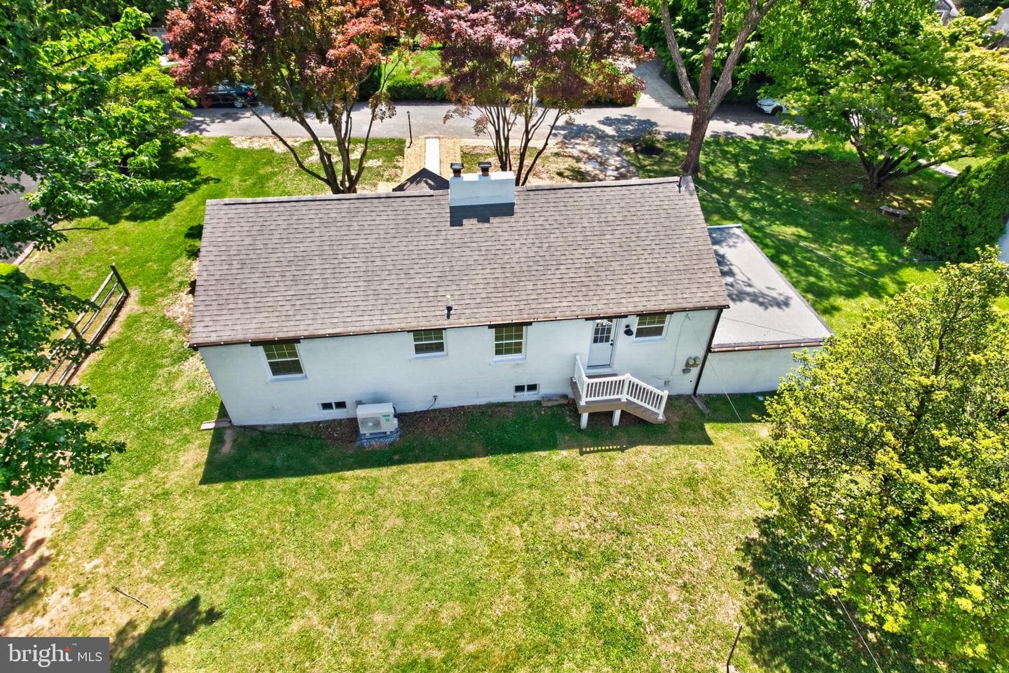 545 Dorothy Lane photo 3