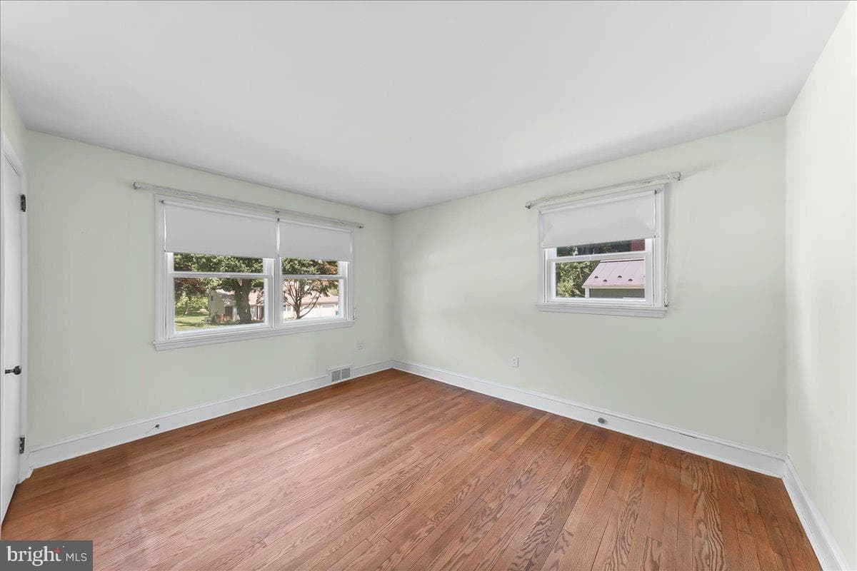 820 Spruce Avenue photo 21