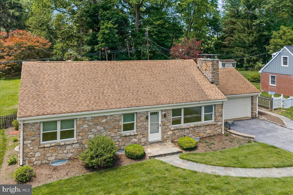 820 Spruce Avenue photo 29