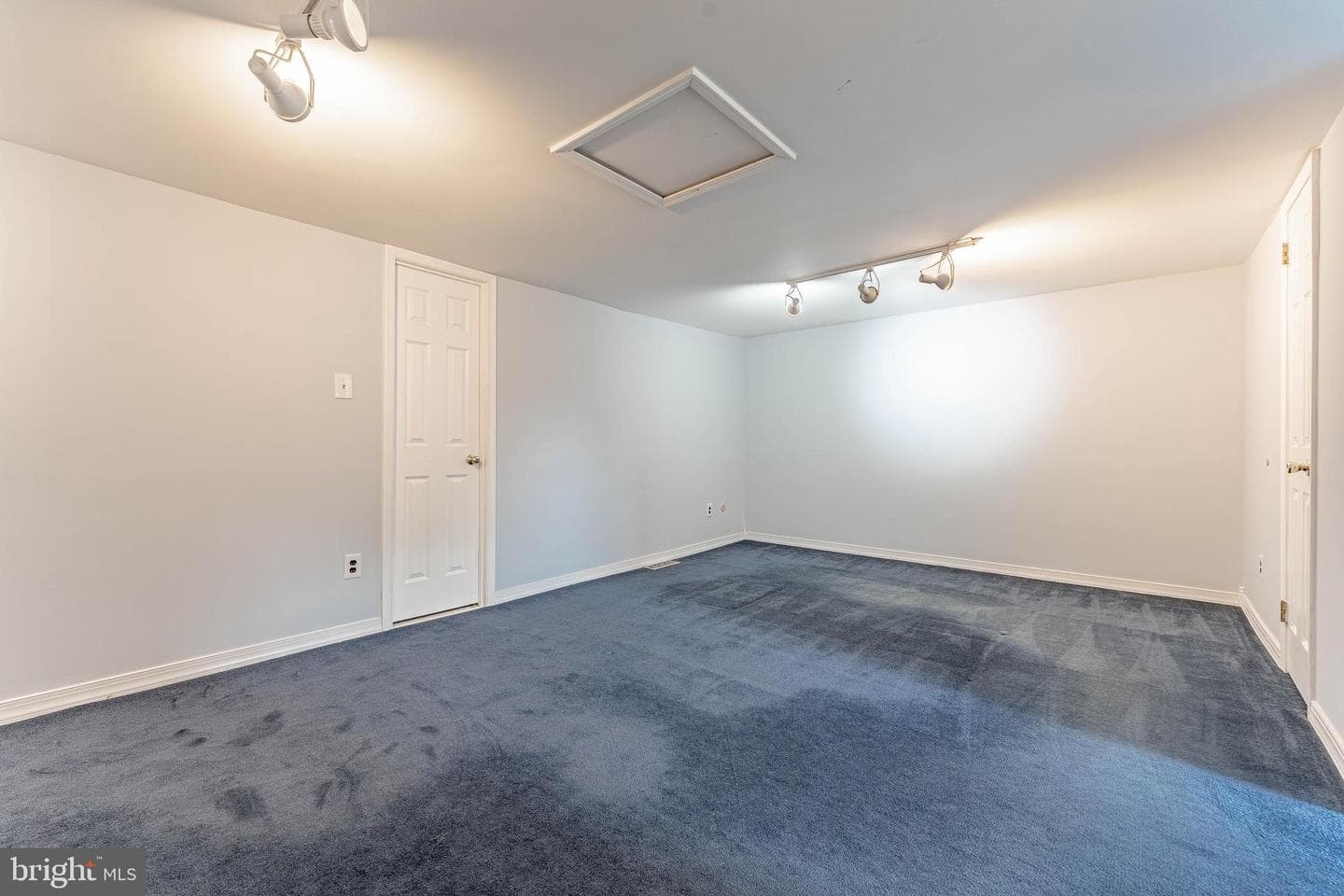 11 Chateau Circle photo 35