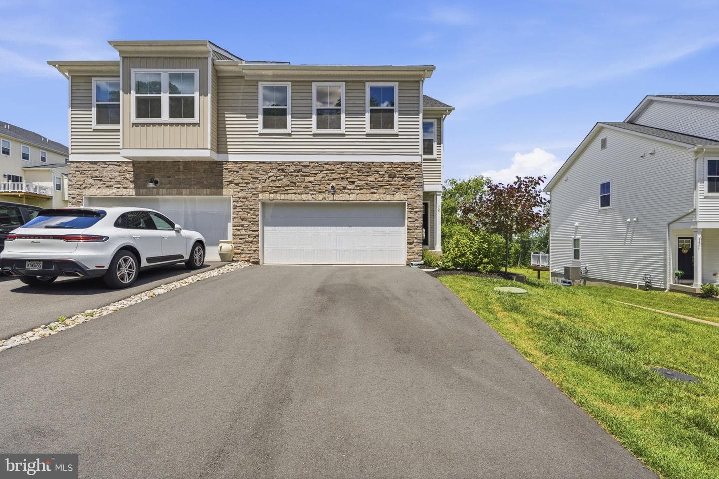727 Hunsberger Road photo 3